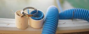 AdobeStock_246965071-845x321-1-300x114 Comment réparer une fuite sur ma piscine gonflable ?